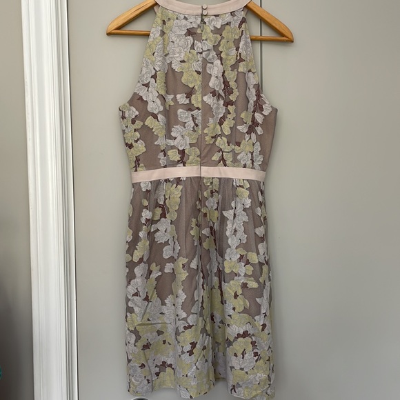 BcbgMaxazria Cailyn Silver Dove Floral Lace - Picture 4 of 5